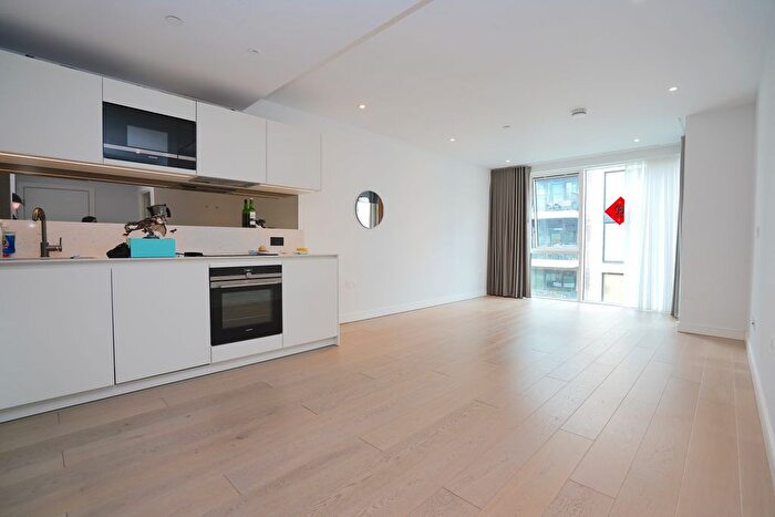 1 Bedroom Flat To Rent In Fairwater House, Lockgate Road, London, SW6