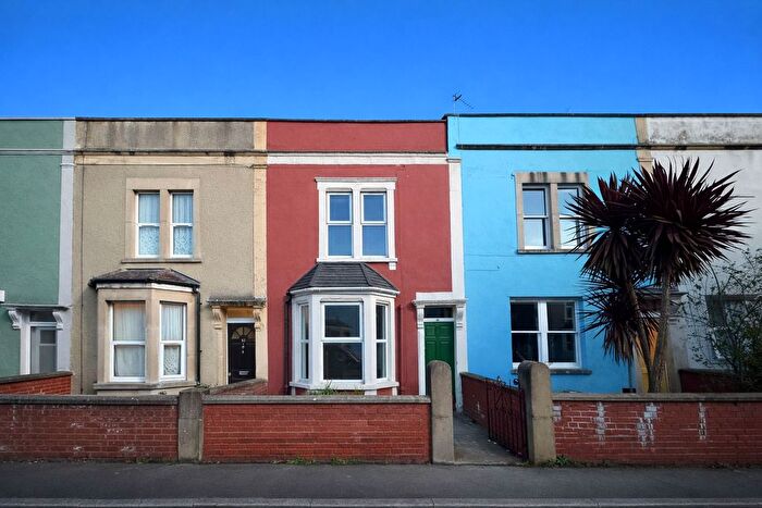 2 Bedroom Terraced House For Sale In Franklyn Street, Bristol, BS2