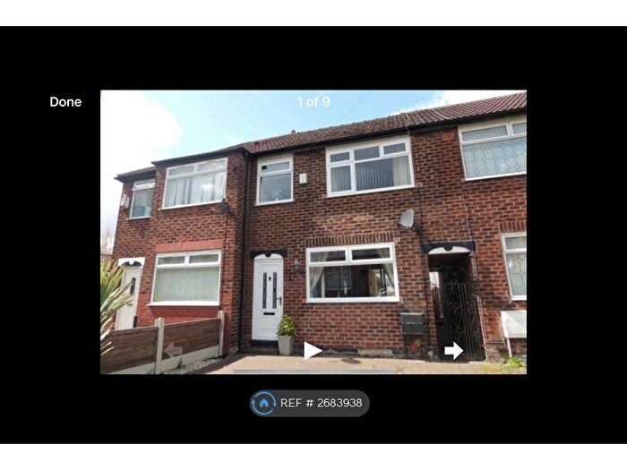 3 Bedroom Semi-Detached House To Rent In Briarwood Avenue, Droylsden, Manchester, M43