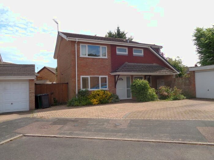 3 Bedroom Detached House To Rent In Foxglove Close, Basingstoke, RG22