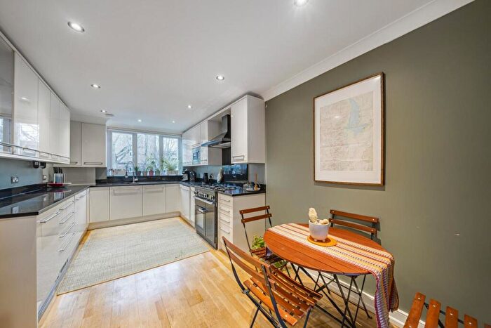 3 Bedroom Terraced House For Sale In Caistor Road, Balham, SW12