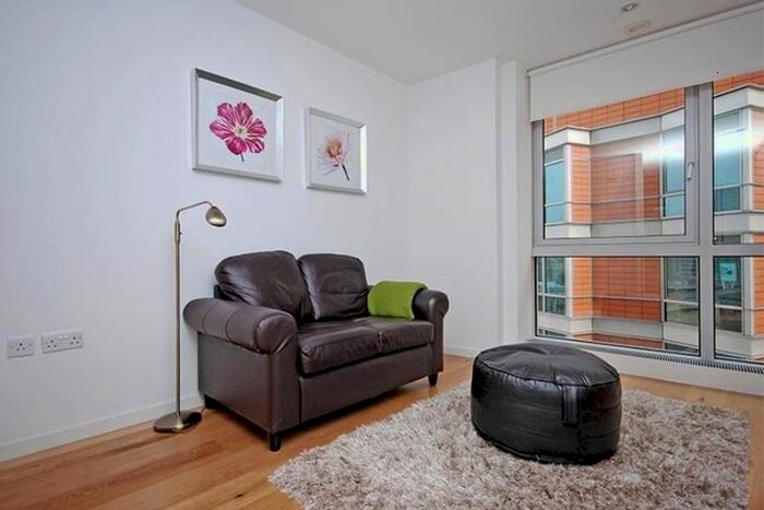 Studio To Rent In Ontario Tower, Fairmont Avenue, Canary Wharf, E14