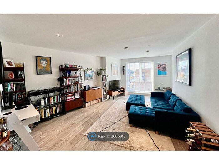 2 Bedroom Flat To Rent In Fulbourne Road, London, E17