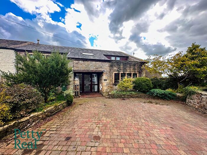 4 Bedroom Barn Conversion For Sale In Southfield Lane, Southfield, Burnley, BB10