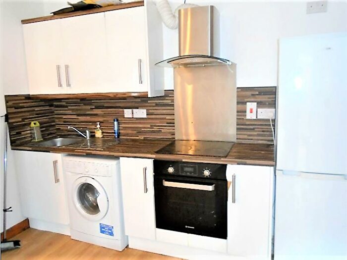 Studio To Rent In Tiverton Road Studio Selly Oak Birmingham, B29