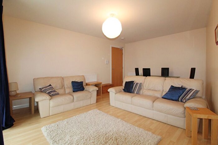 3 Bedroom Flat To Rent In Bannermill Place, City Centre, Aberdeen, AB24