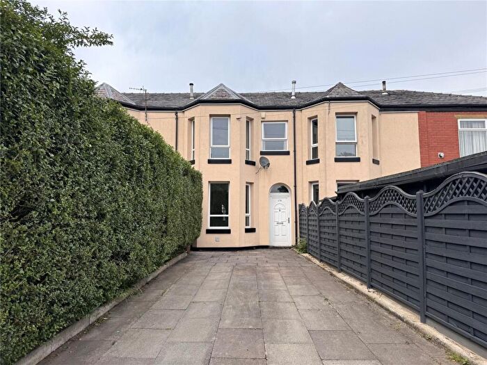 3 Bedroom Terraced House To Rent In Heywood Road, Rochdale, Greater Manchester, OL11