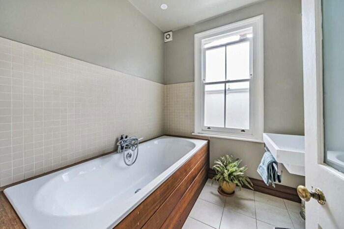 4 Bedroom Terraced House To Rent In Shenley Road, London, SE5