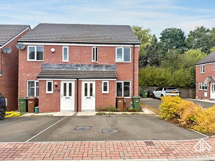 2 Bedroom Property For Sale In Cae Garw, Oakdale, NP12