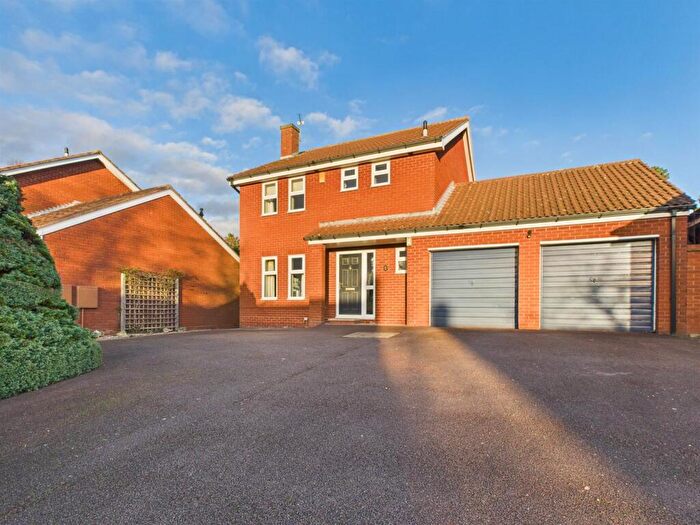 4 Bedroom Detached House For Sale In Swanmore Road, Littleover, Derby, DE23