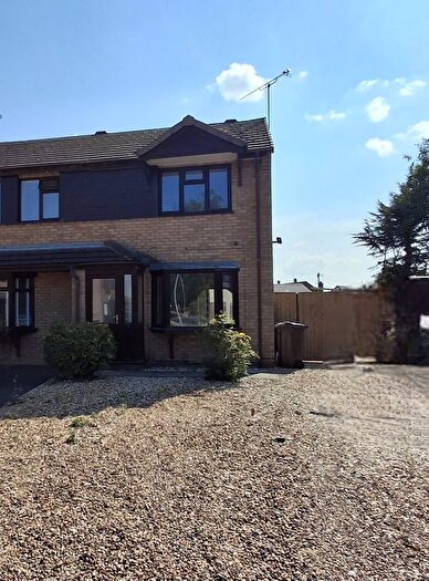 2 Bedroom Semi-detached House To Rent In Kingfisher Close, Balderton, Newark, NG24