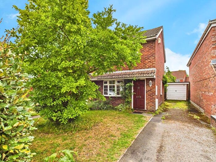 2 Bedroom End Of Terrace House To Rent In Sydenham Way, Hanham, BS15