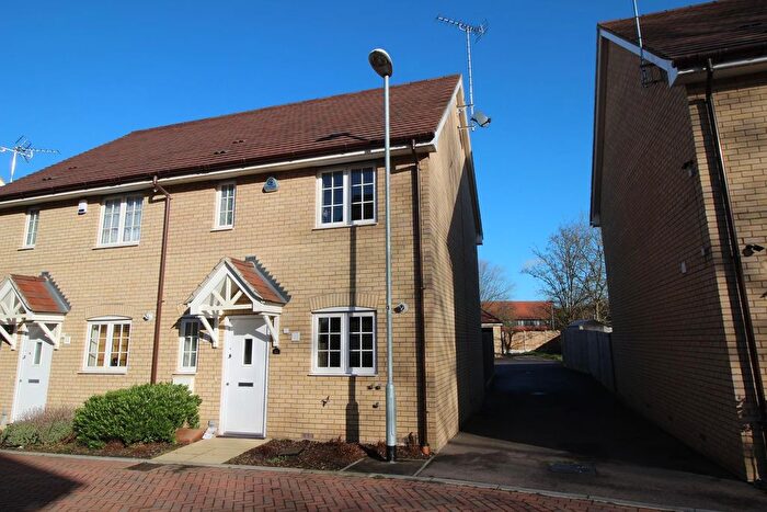 3 Bedroom Semi-Detached House To Rent In Northlands Place, Basildon, SS13