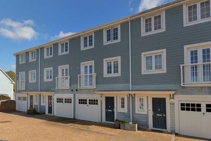 5 Bedroom Terraced House To Rent In Higham Avenue, Snodland, ME6