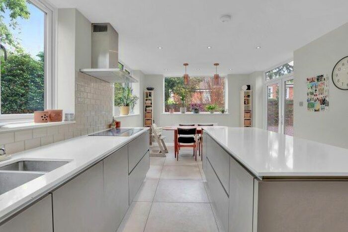 5 Bedroom Property To Rent In Egerton Road, Weybridge, KT13