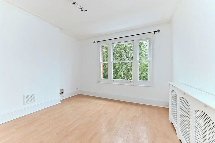 2 Bedroom Flat To Rent In Castellain Road, Little Venice, London, W9