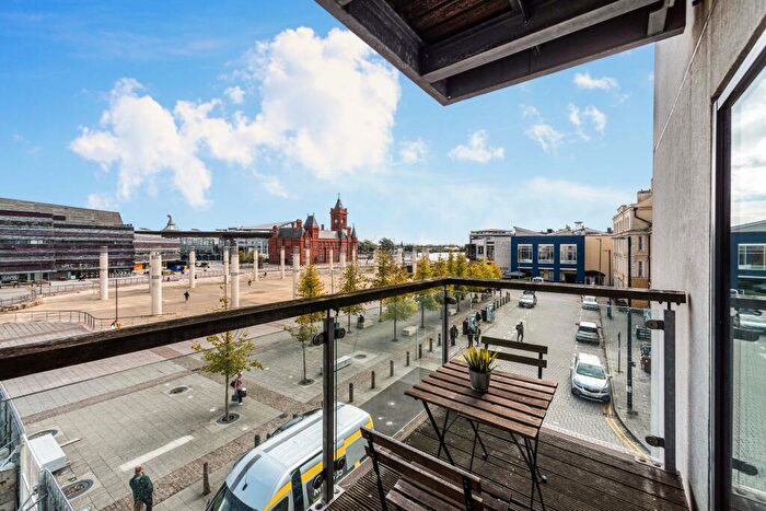 2 Bedroom Flat To Rent In Quayside, Bute Crescent, Cardiff, CF10