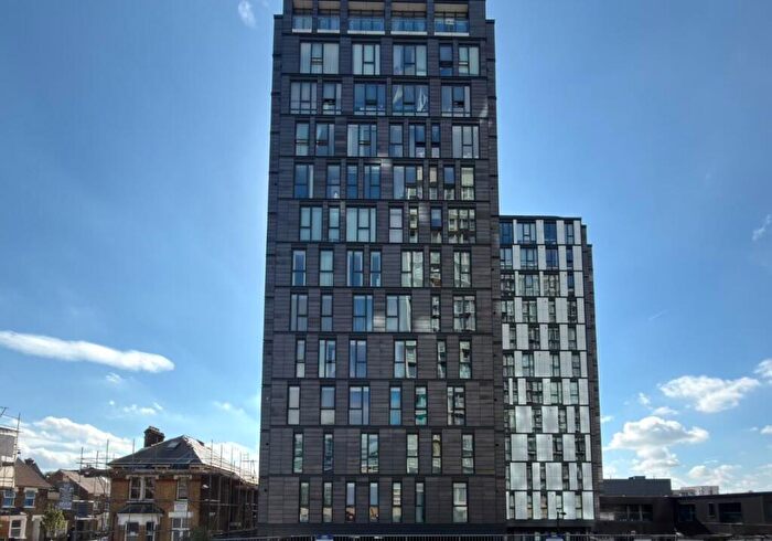 2 Bedroom Flat For Sale In Flat Centrillion Point, Masons Avenue, Croydon, Croydon, CR0