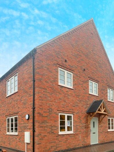 3 Bedroom Semi-Detached House For Sale In Elizabeth Grove, Elford, Tamworth, B79