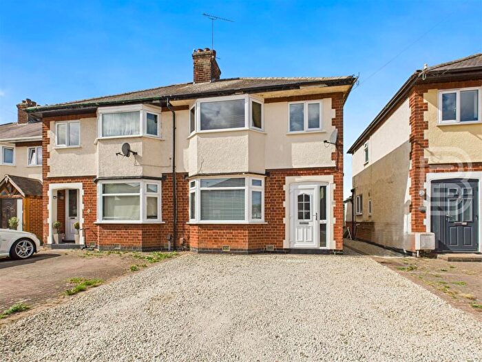 3 Bedroom Semi-Detached House For Sale In Willoughby Place, Hillmorton, Rugby, CV22