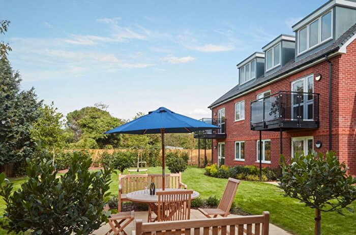 1 Bedroom Apartment For Sale In Marlborough Lodge, Green Road, OX5