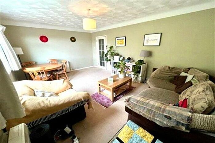 2 Bedroom Flat To Rent In Winn Road, Winn Court Winn Road, SO17