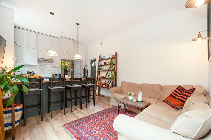 3 Bedroom Maisonette To Rent In Lechmere Road, London, NW2