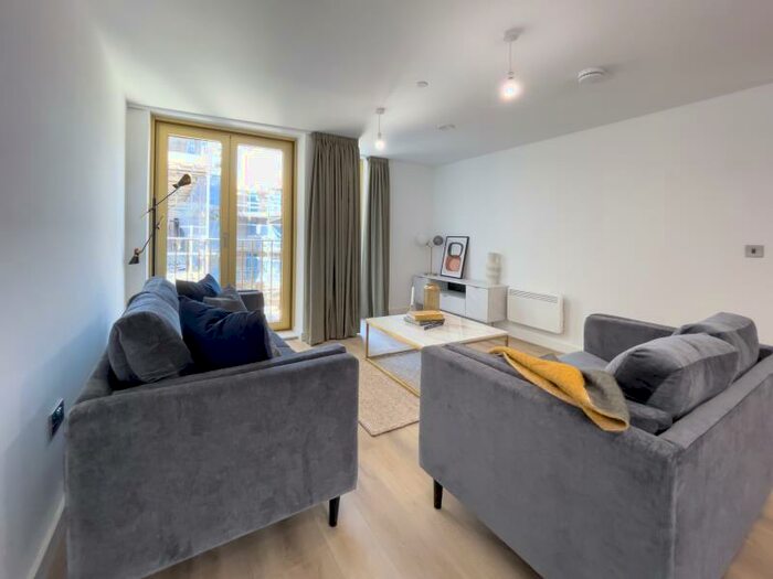 2 Bedroom Apartment To Rent In Apt :: The Quarters, M1