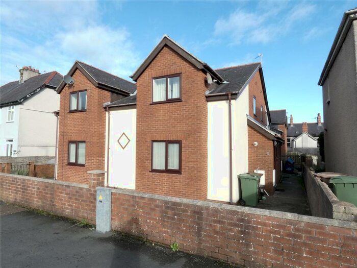 2 Bedroom Terraced House To Rent In Bwthyn Y Mynach, Glynne Road, Bangor, Gwynedd, LL57