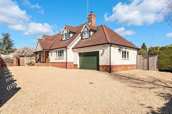 3 Bedroom Bungalow For Sale In Kitchener Road, Amesbury, SP4