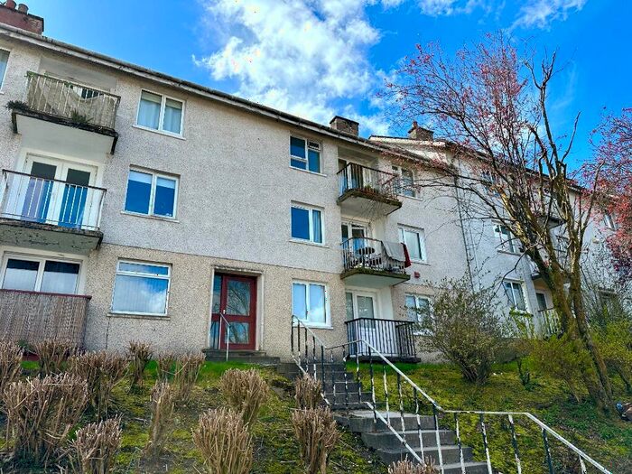 2 Bedroom Flat To Rent In Elphinstone Crescent, East Kilbride, South Lanarkshire, G75