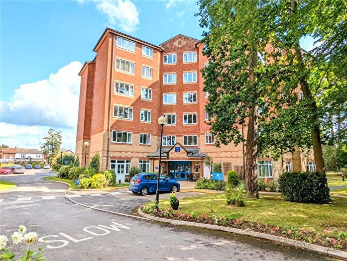 2 Bedroom Flat For Sale In Melton Court, Lindsay Road, Poole, Dorset, BH13
