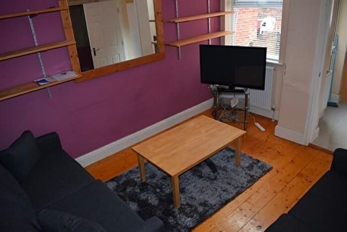 5 Bedroom Semi-detached House To Rent In Braermar Road Fallowfield, Manchester, M14