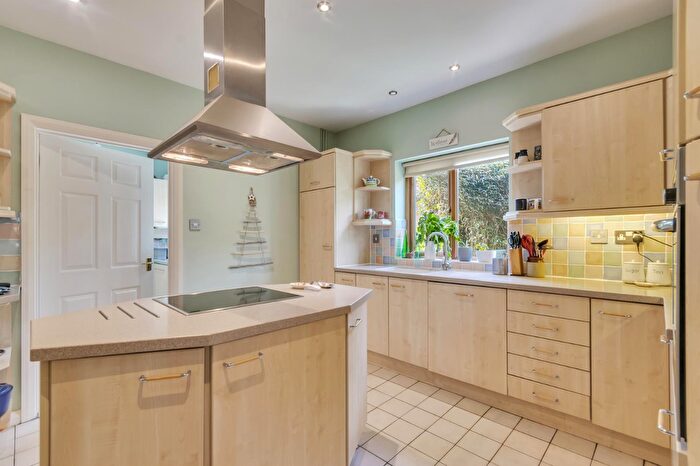 3 Bedroom Bungalow For Sale In Llwyn Y Garth, Llanfyllin, SY22 - Photo 7