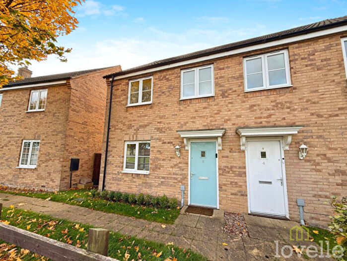 3 Bedroom Semi Detached House For Sale In Juniper Way, Witham St Hughs, LN6