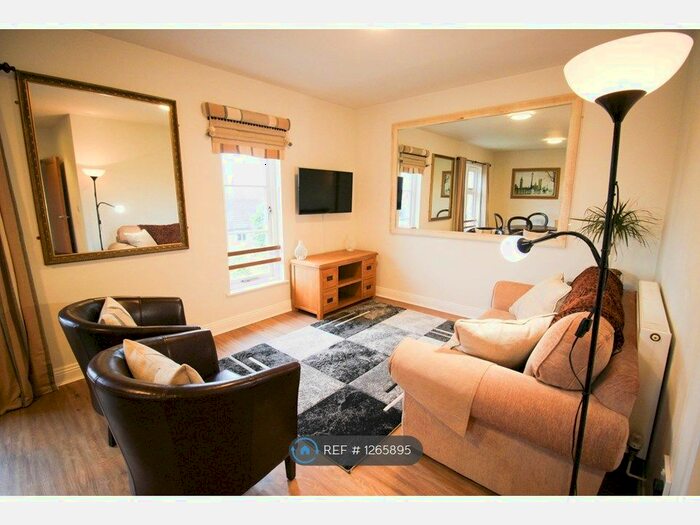 2 Bedroom Flat To Rent In Staplegrove Road, Taunton TA1