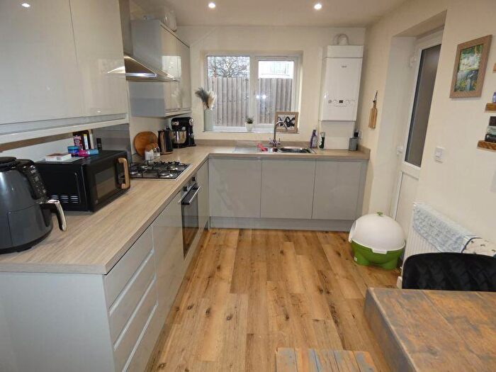 2 Bedroom Bungalow For Sale In Laburnum Crescent, Northampton, NN3