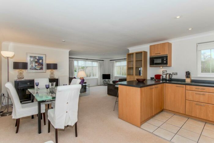 2 Bedroom Apartment To Rent In Clearwater Place, Oxford, OX2