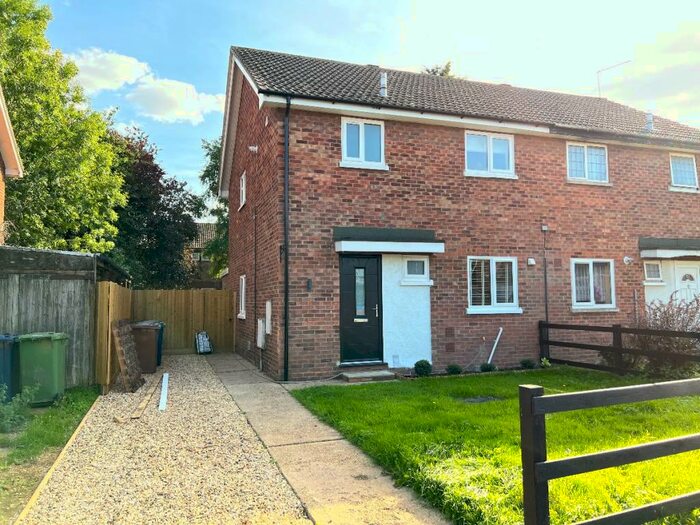 3 Bedroom Semi-Detached House To Rent In Kinderley Road, Wisbech, PE13