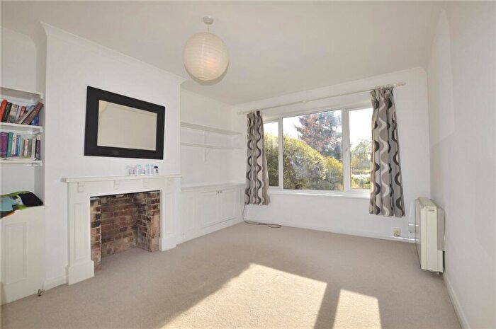 2 Bedroom Maisonette To Rent In Mill Green, Caversham, Reading, Berkshire, RG4