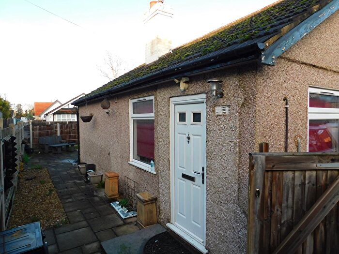 2 Bedroom Bungalow To Rent In Vicarage Road, Sunbury-On-Thames, TW16