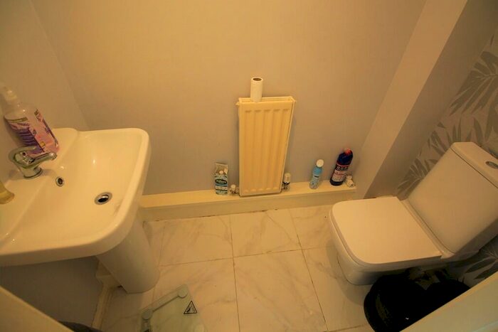 4 Bedroom Town House To Rent In Wath-upon-dearne, Rotherham, S63