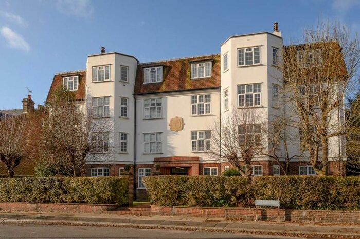 3 Bedroom Flat To Rent In Kings Road, Wimbledon, SW19