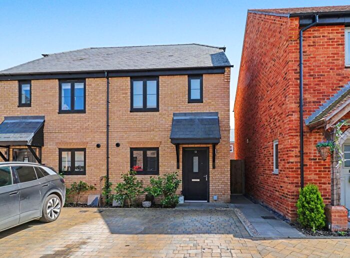 2 Bedroom Semi-Detached House For Sale In Lodge Walk, Fair Oak, SO50