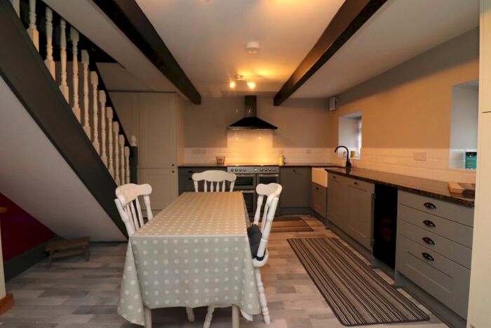 2 Bedroom Cottage To Rent In Blacksnape Road, Hoddlesden, Darwen, BB3