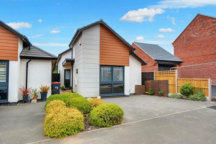 2 Bedroom Detached Bungalow For Sale In Meadow Croft Gardens, Hucknall, NG15