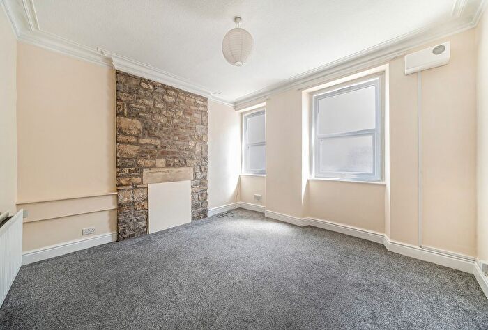1 Bedroom Flat For Sale In Anglo Terrace, Bath, BA1
