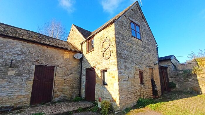 2 Bedroom Flat To Rent In The Green, Over Norton, OX7