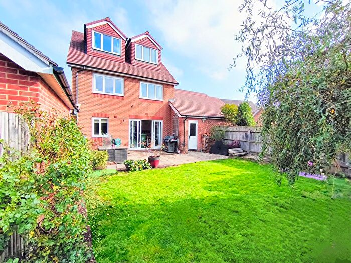 5 Bedroom Detached House For Sale In Dipper Lea, Bracknell, RG12