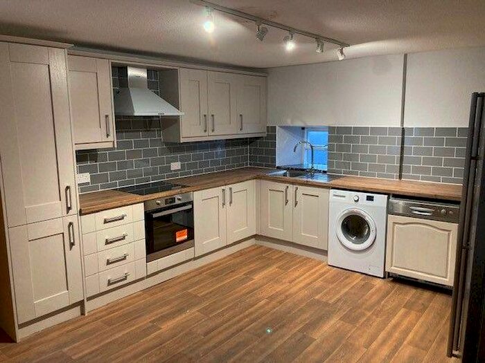 4 Bedroom Flat To Rent In New Road, Milnathort, Kinross, KY13